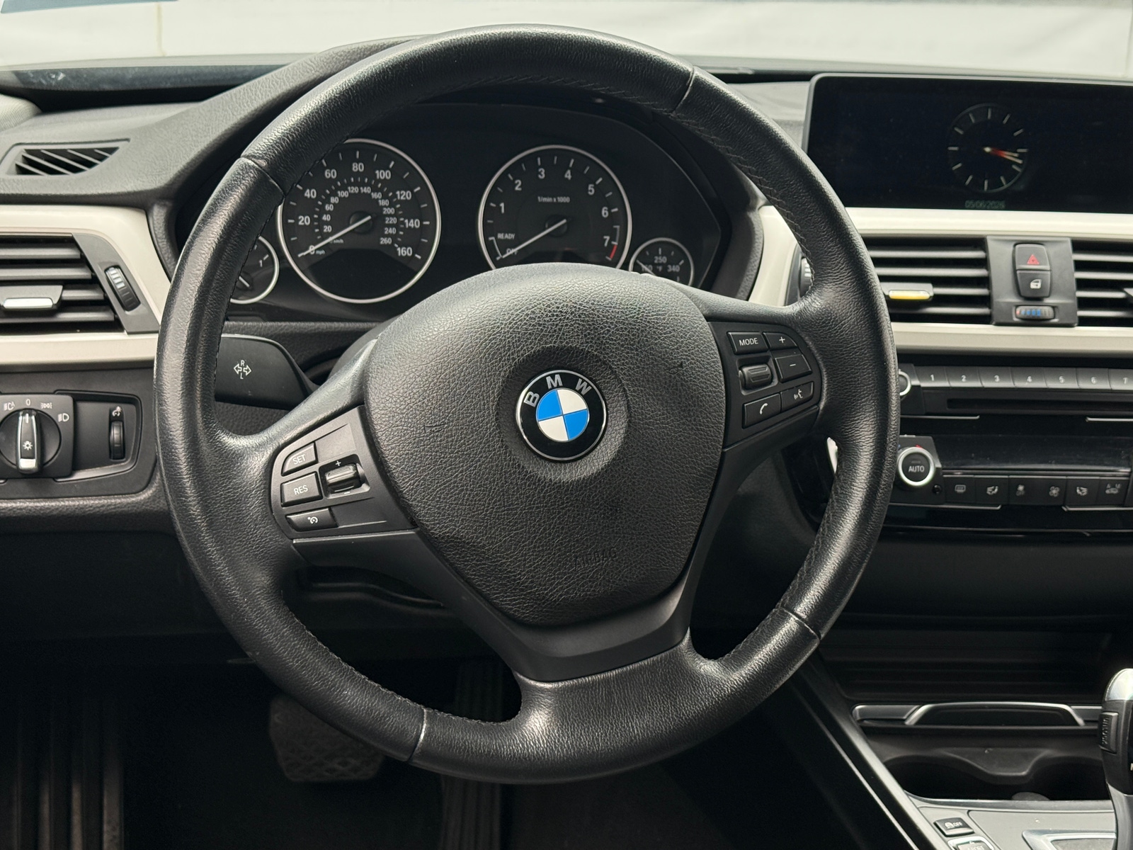 Thumbnail: 2017 BMW 3 Series - 4