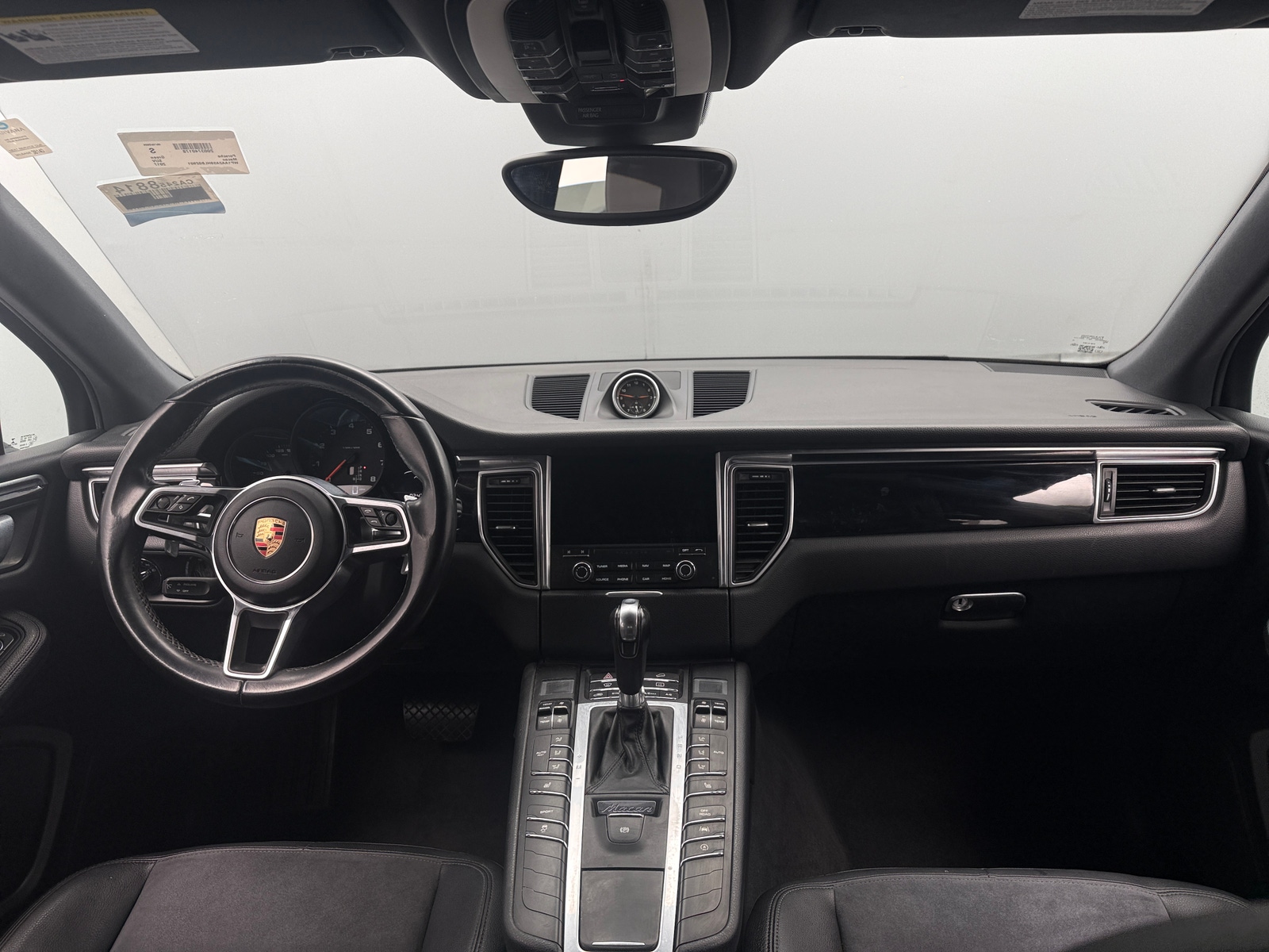 Thumbnail: 2017 Porsche Macan - 2