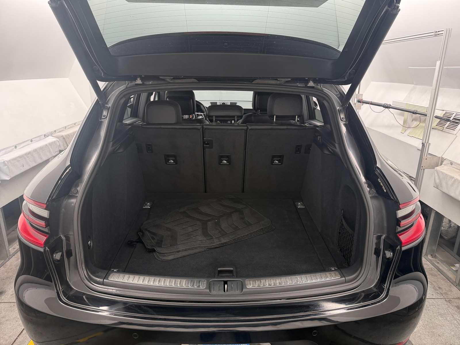 Thumbnail: 2017 Porsche Macan - 6