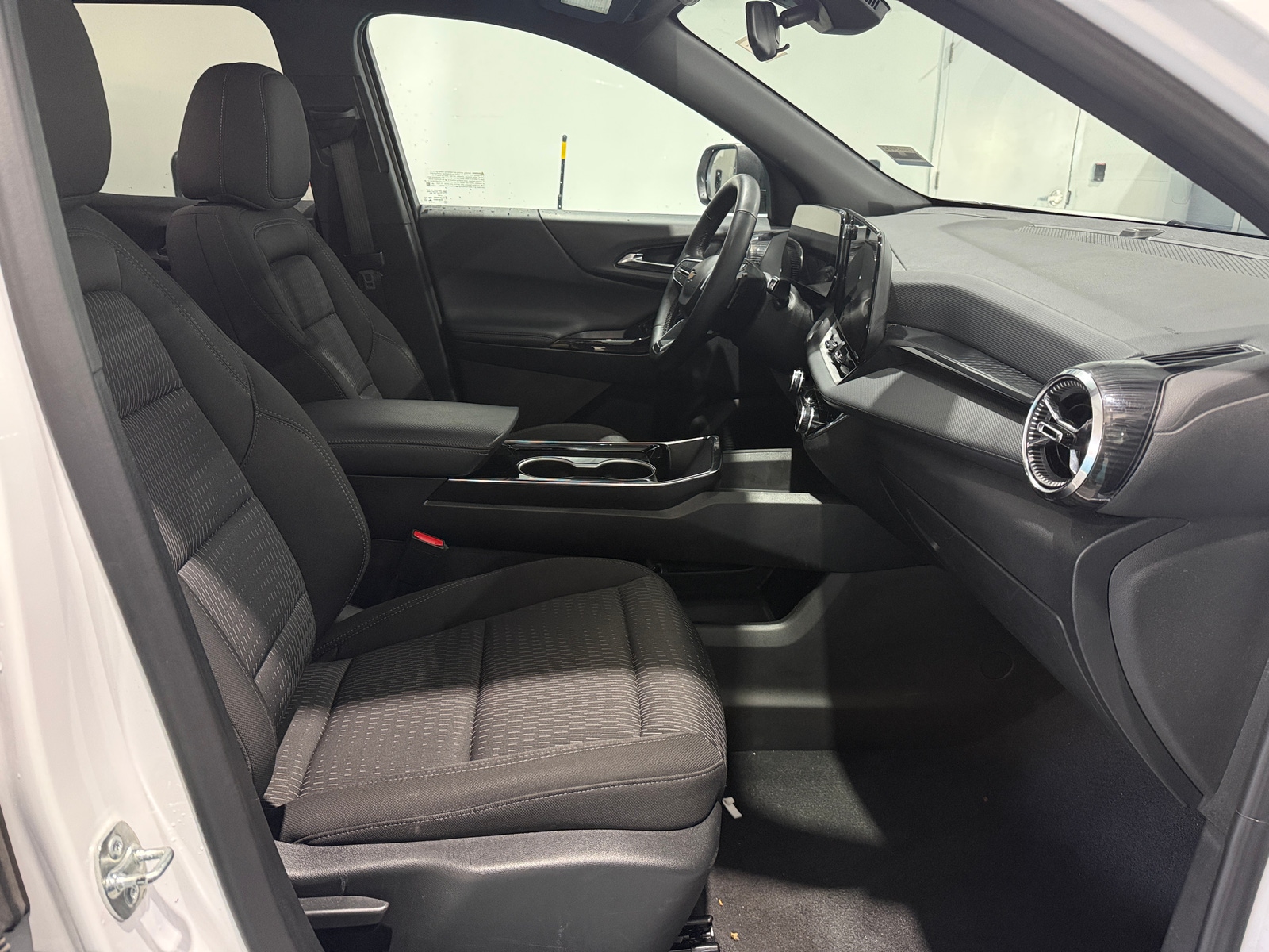 Thumbnail: 2025 Chevrolet Equinox - 2