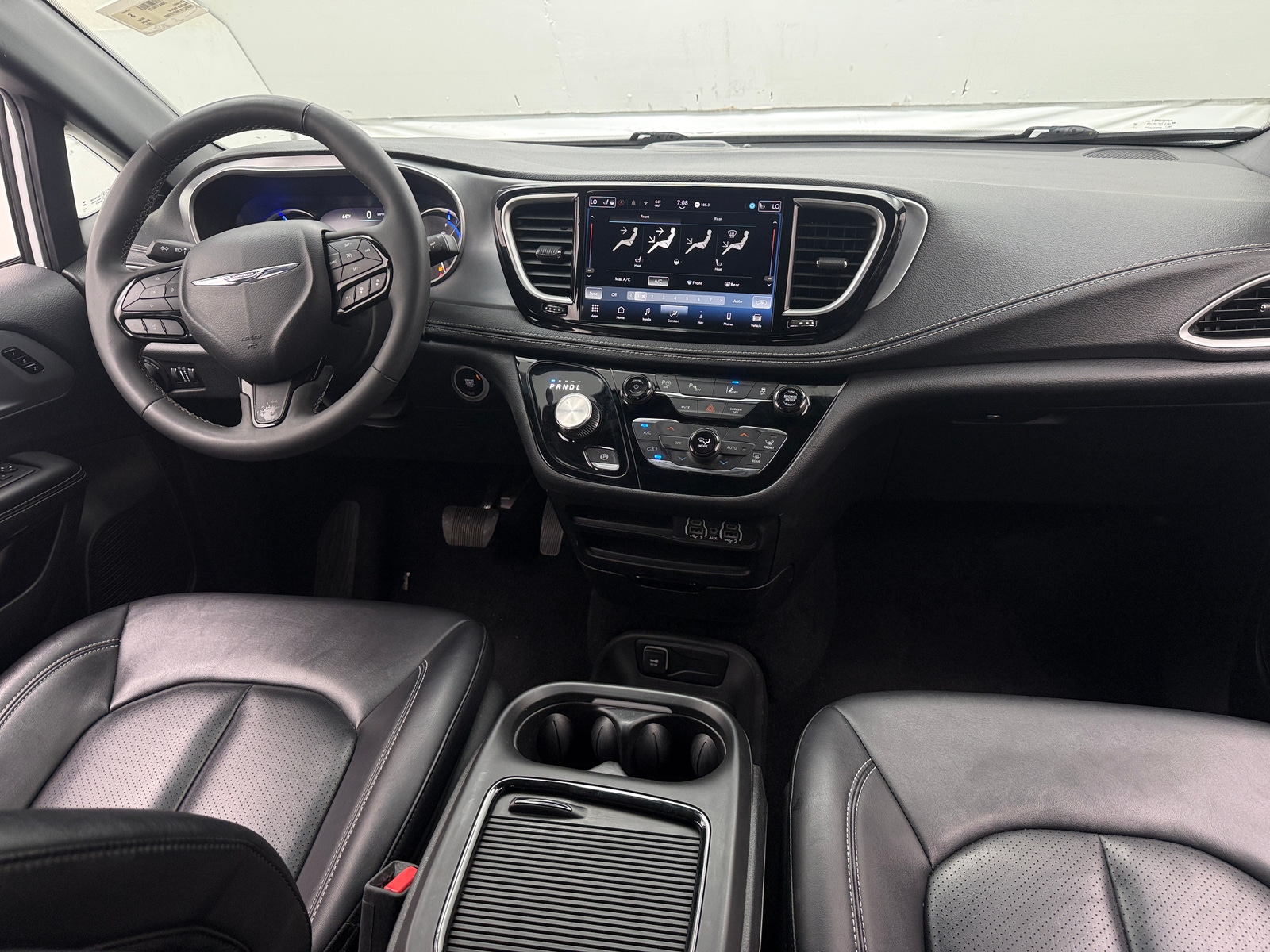 Thumbnail: 2024 Chrysler Pacifica - 2