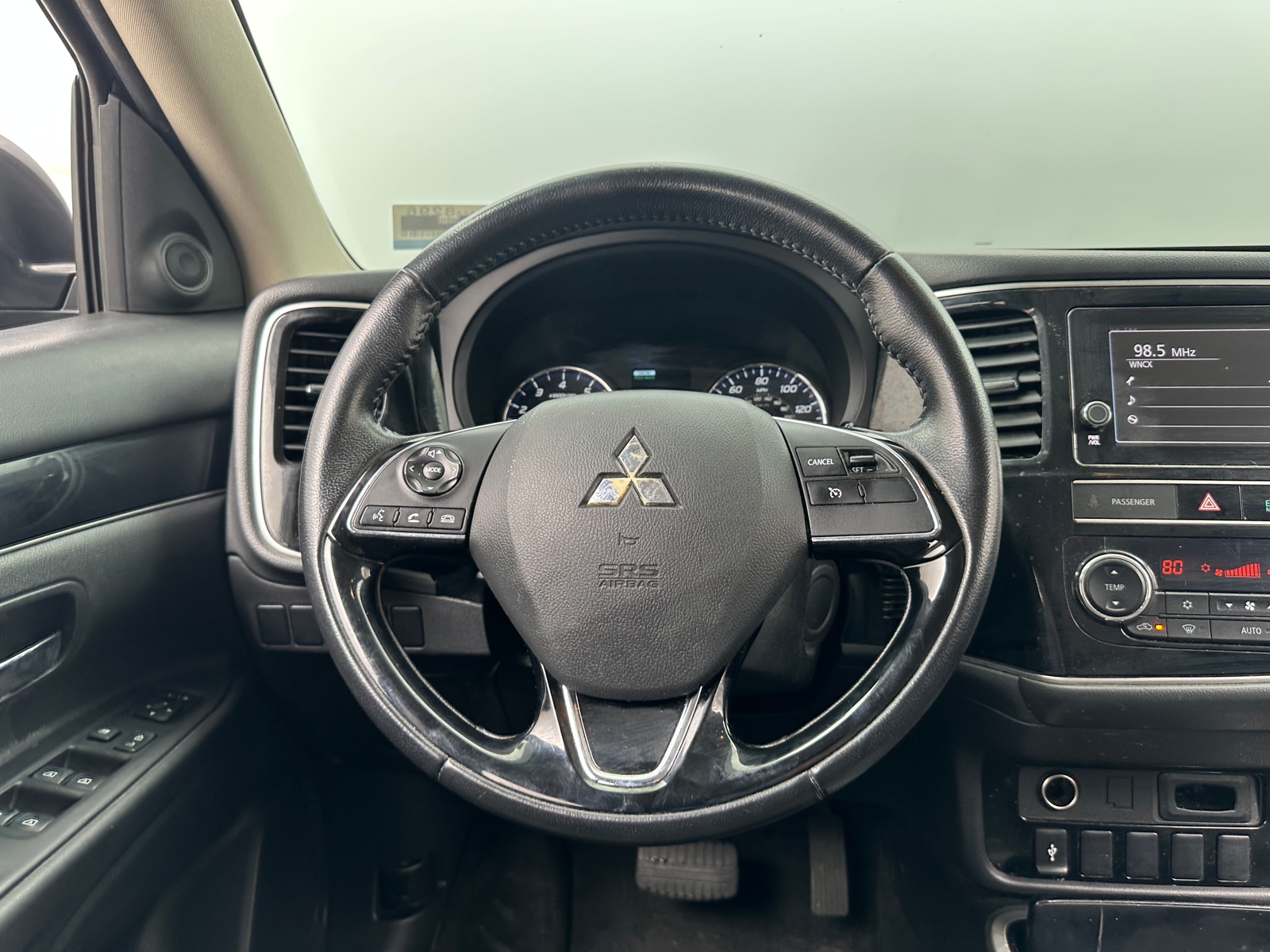 Thumbnail: 2019 Mitsubishi Outlander - 5