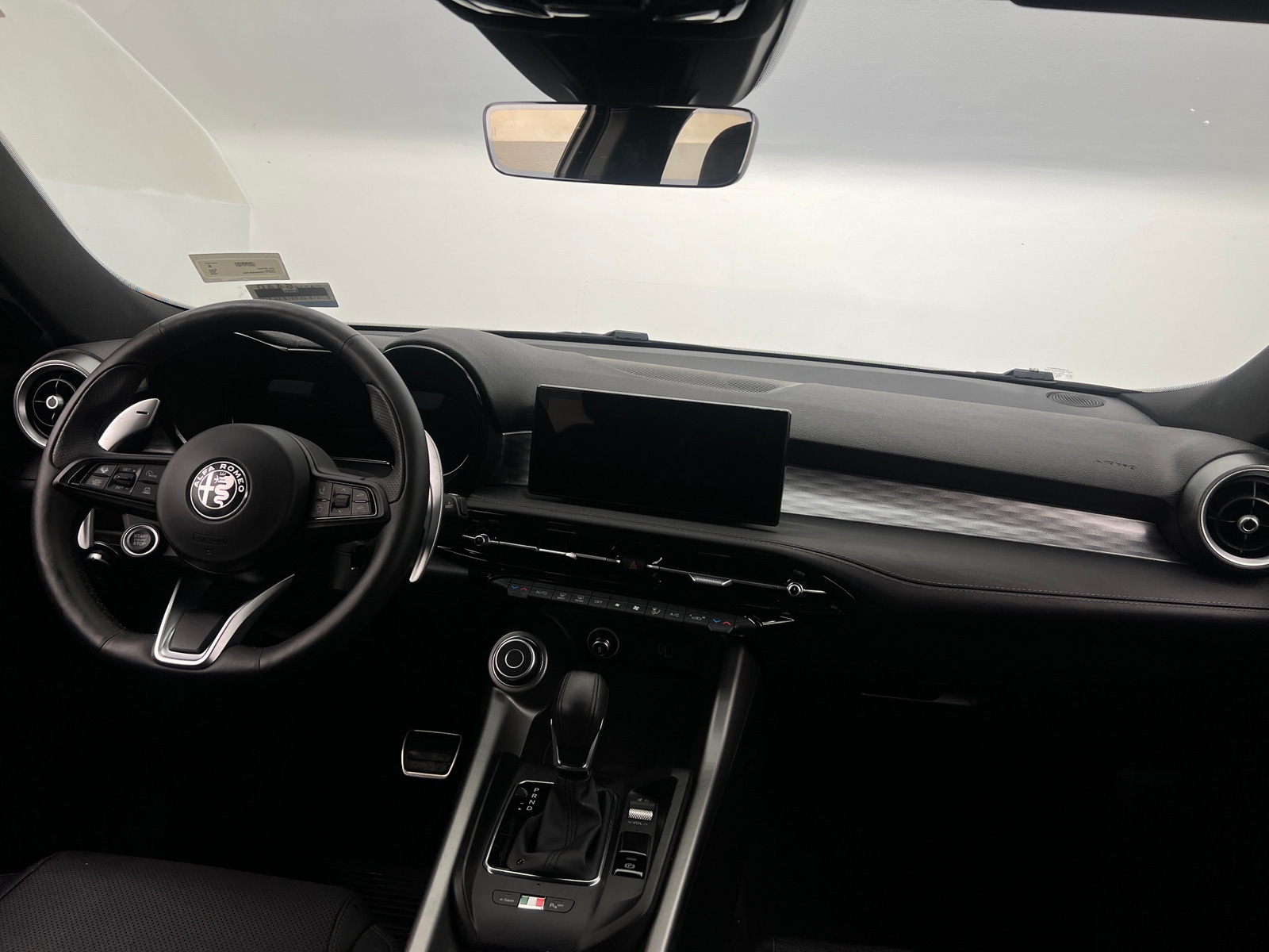 Thumbnail: 2024 Alfa Romeo Tonale - 2