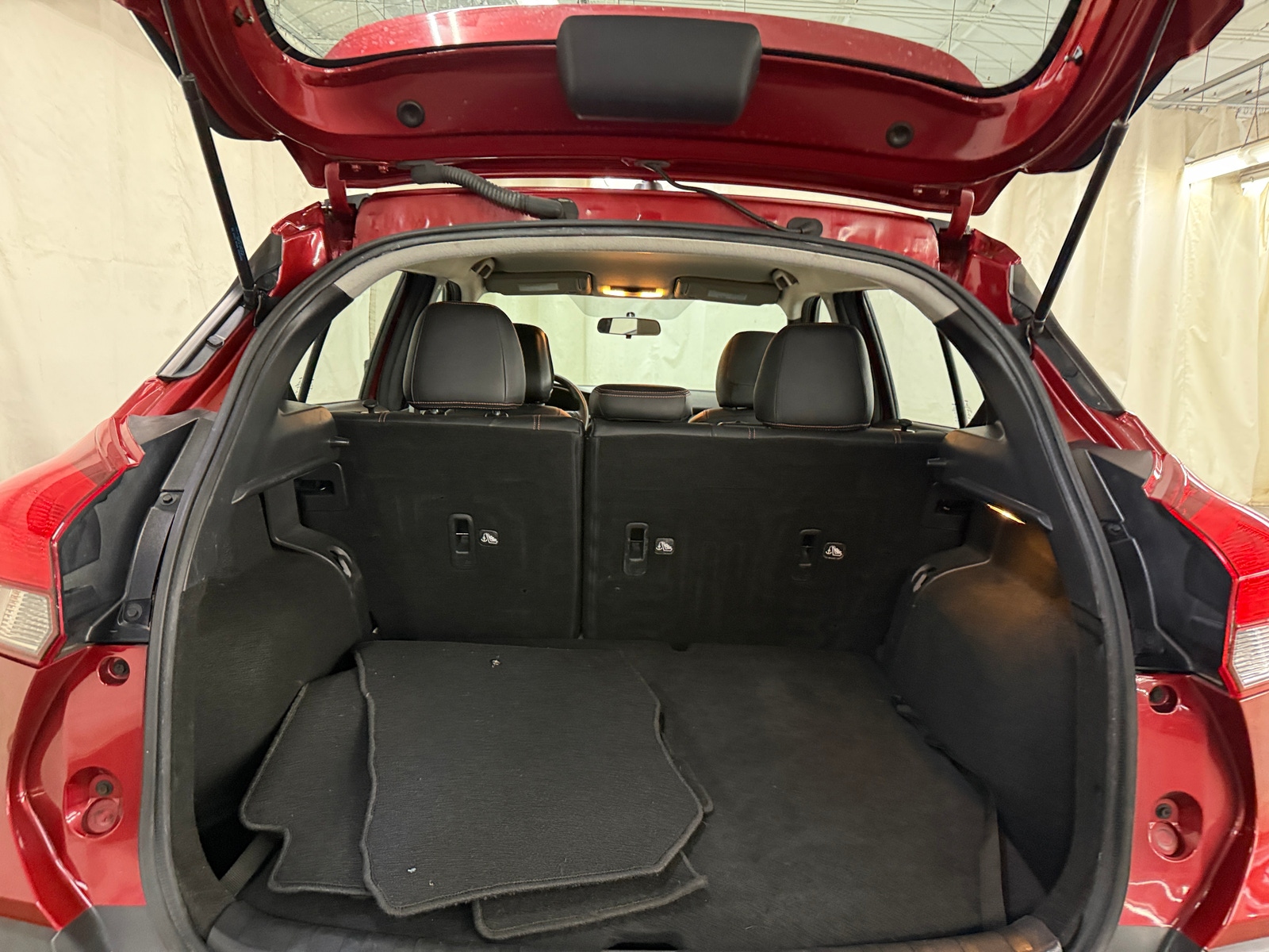Thumbnail: 2019 Nissan Kicks - 7