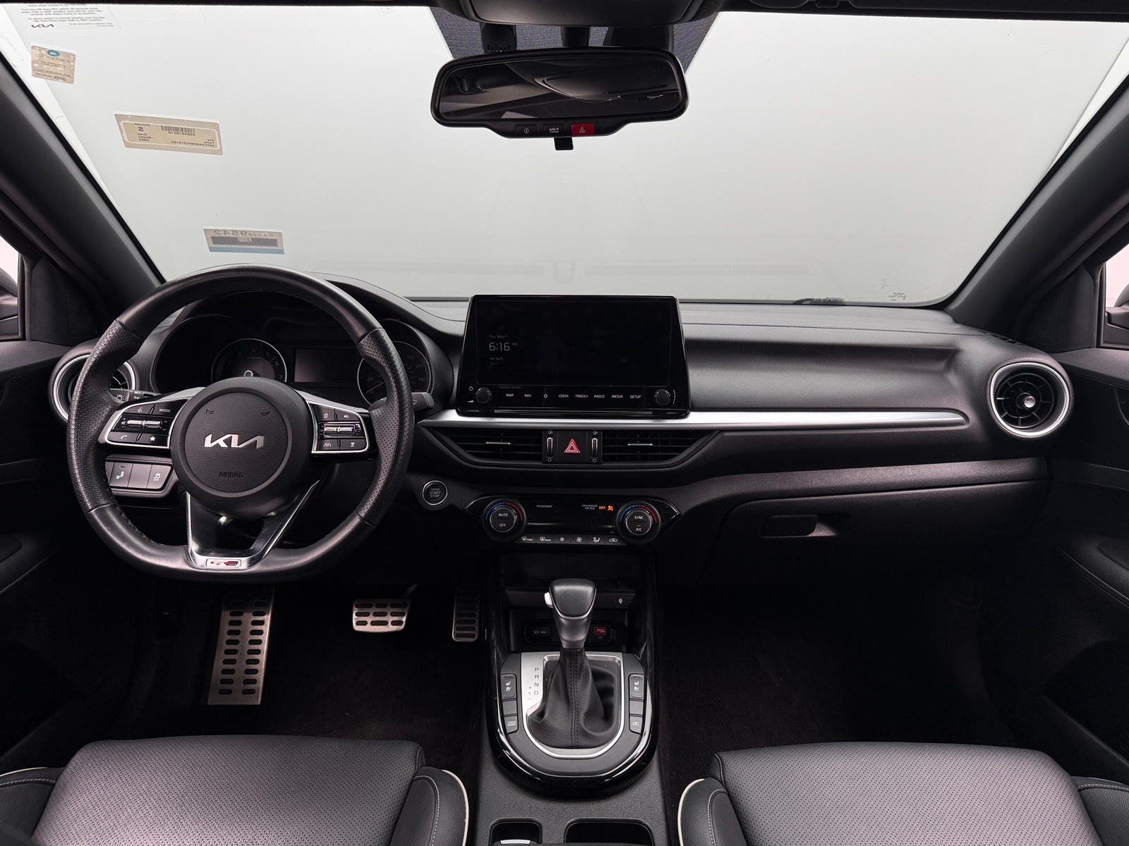 Thumbnail: 2023 Kia Forte - 3