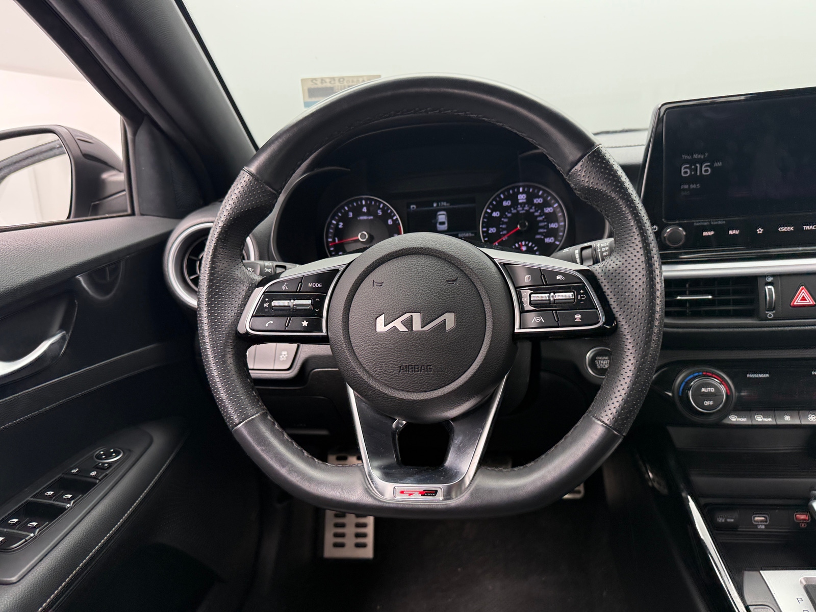 Thumbnail: 2023 Kia Forte - 5