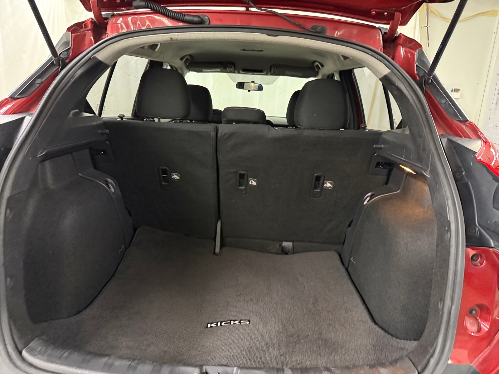 Thumbnail: 2019 Nissan Kicks - 7