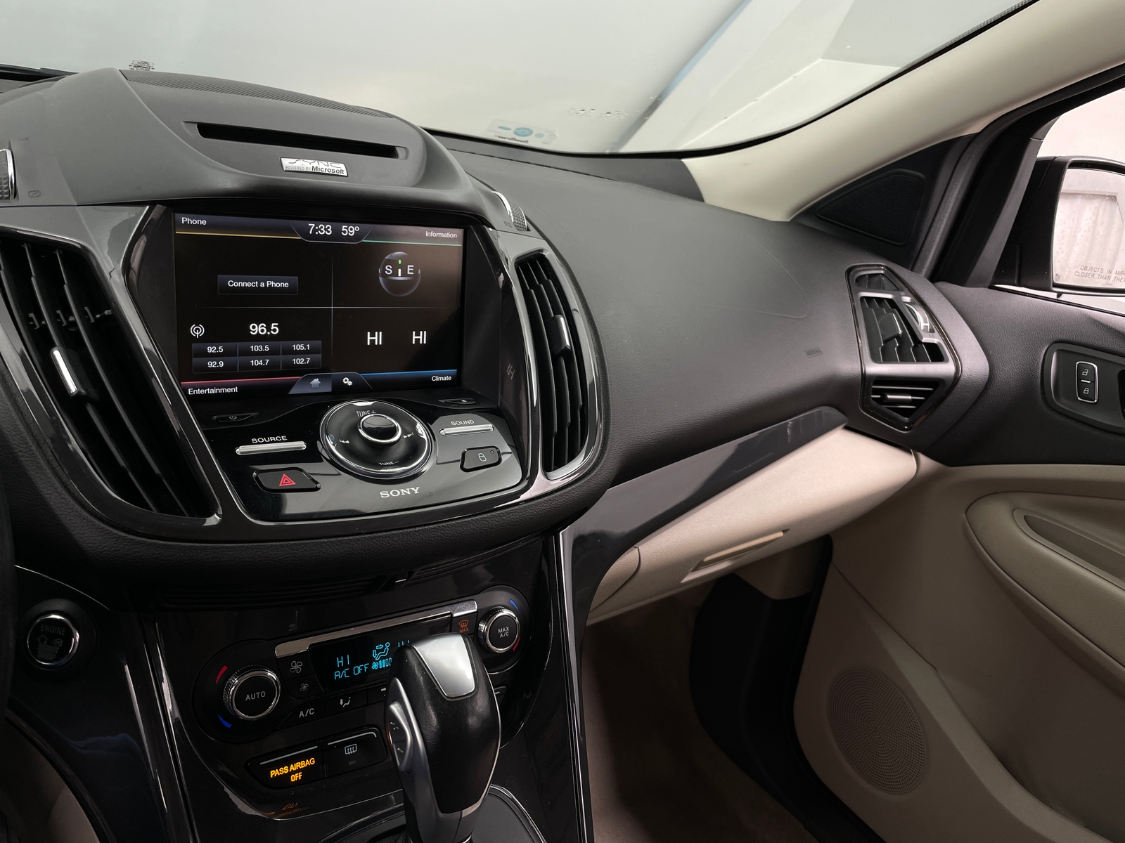 Thumbnail: 2015 Ford Escape - 3