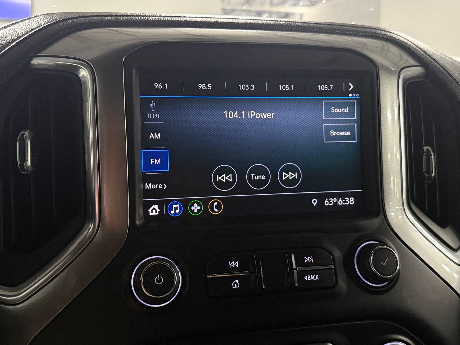 Thumbnail: 2020 Chevrolet Silverado 1500 - 4