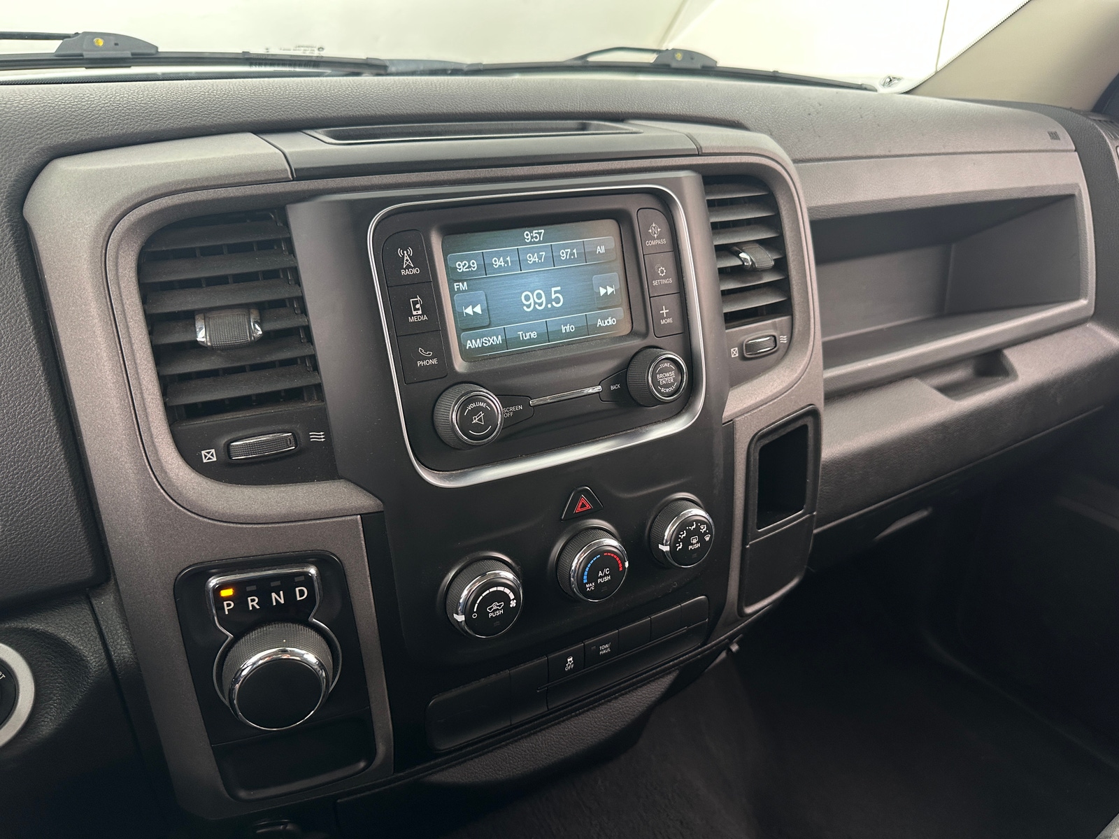 Thumbnail: 2019 RAM 1500 Classic - 4