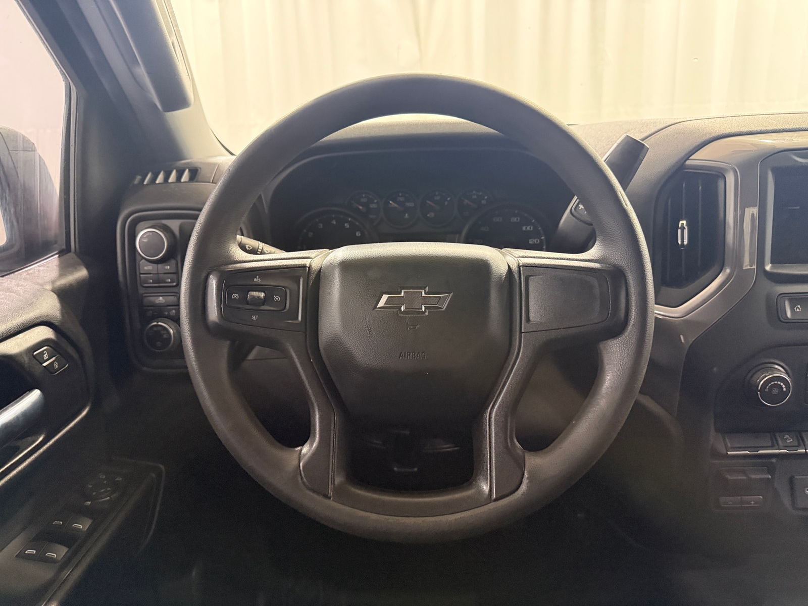 Thumbnail: 2021 Chevrolet Silverado 1500 - 5