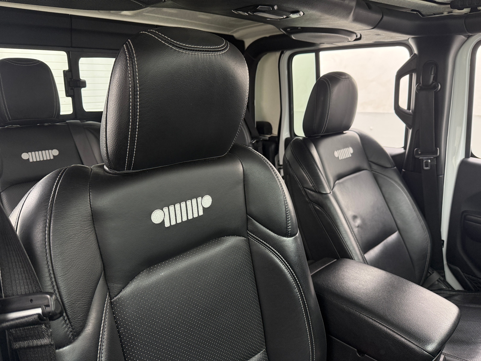 Thumbnail: 2020 Jeep Gladiator - 2