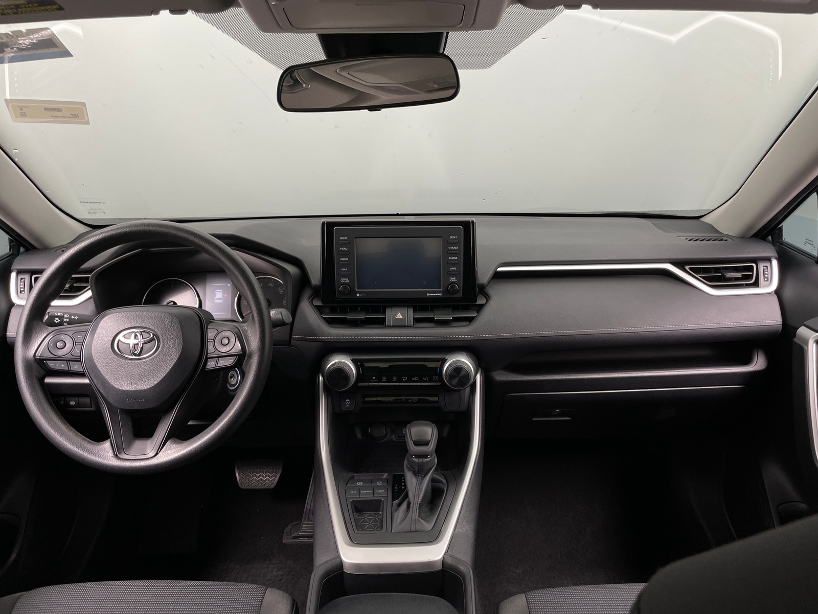 Thumbnail: 2022 Toyota RAV4 - 3