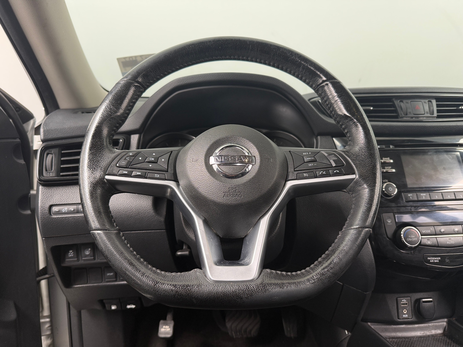 Thumbnail: 2017 Nissan Rogue - 5