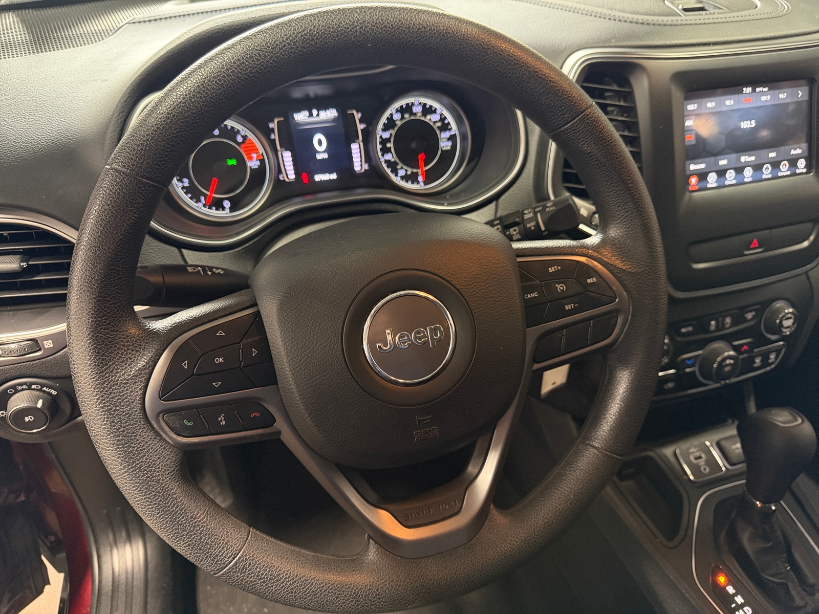 Thumbnail: 2019 Jeep Cherokee - 5
