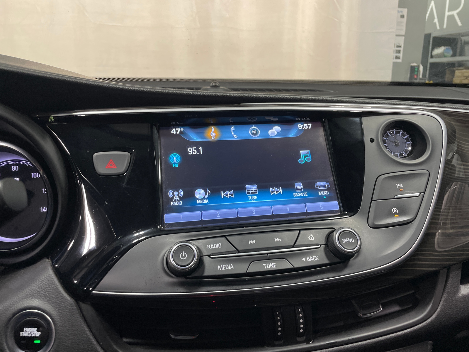Thumbnail: 2020 Buick Envision - 3