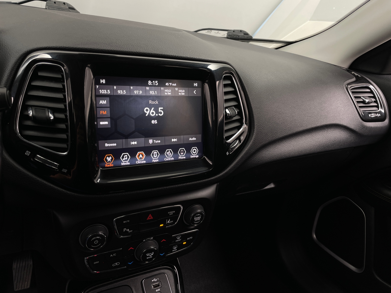 Thumbnail: 2021 Jeep Compass - 3