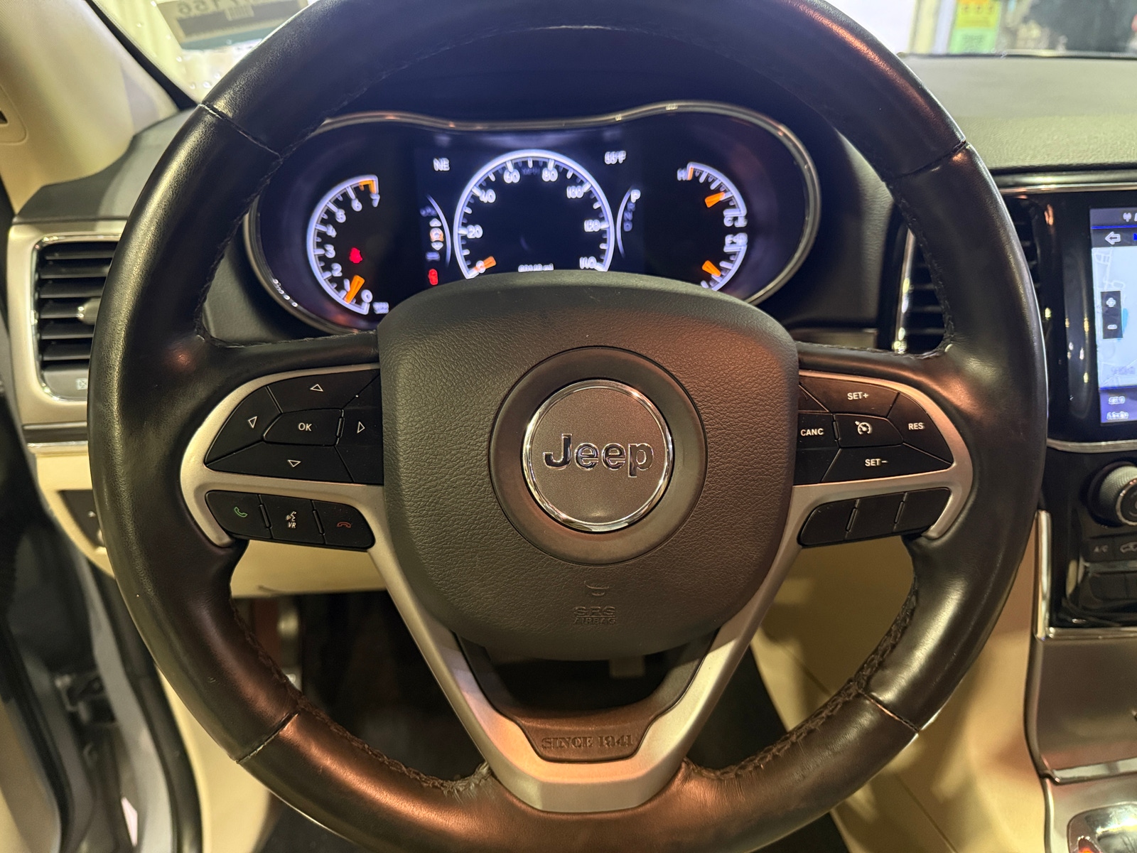 Thumbnail: 2020 Jeep Grand Cherokee - 4