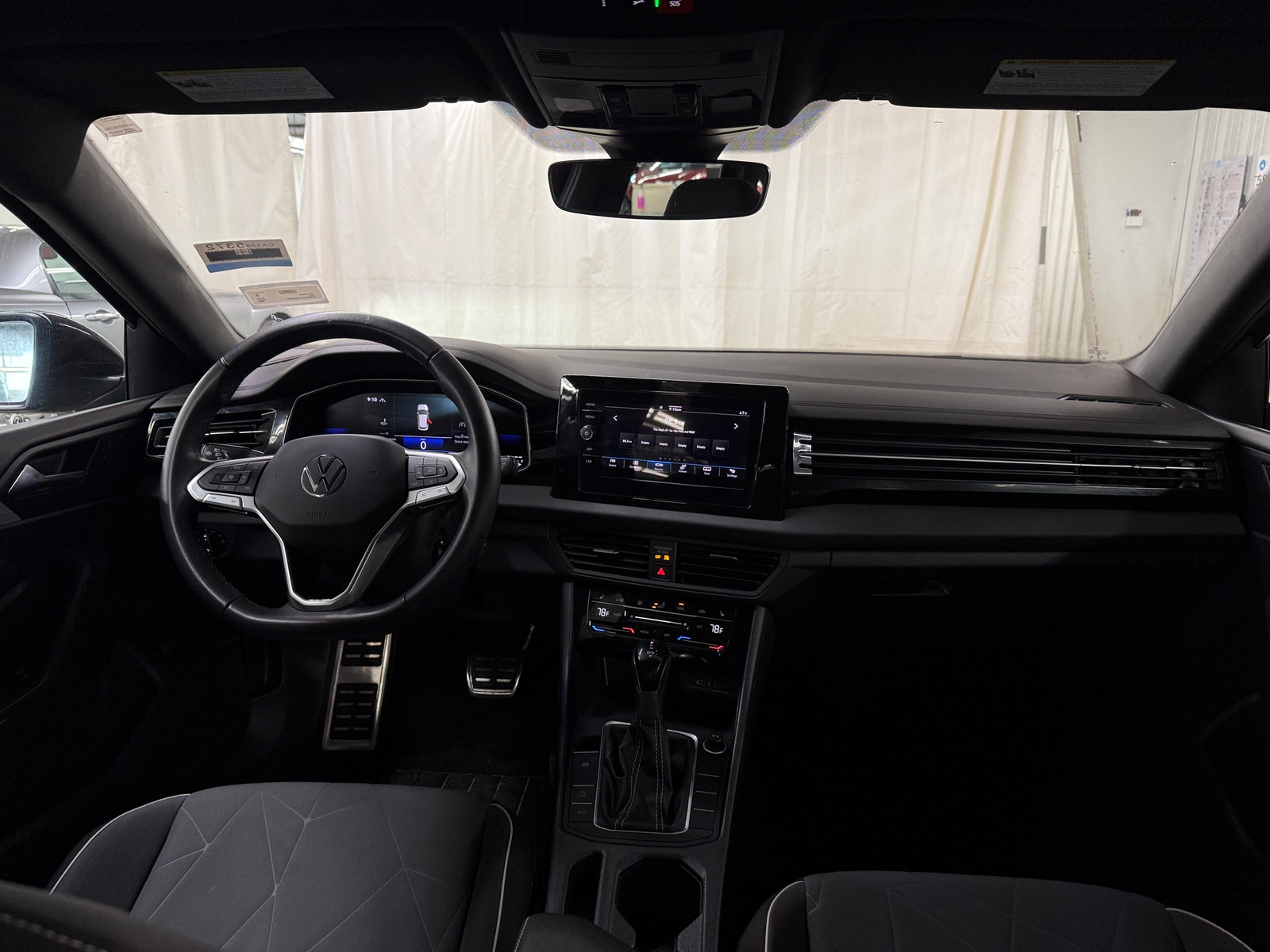 Thumbnail: 2025 Volkswagen Jetta - 3