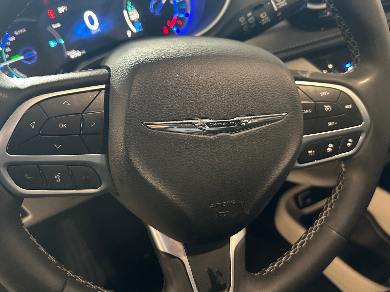 Thumbnail: 2024 Chrysler Pacifica - 4