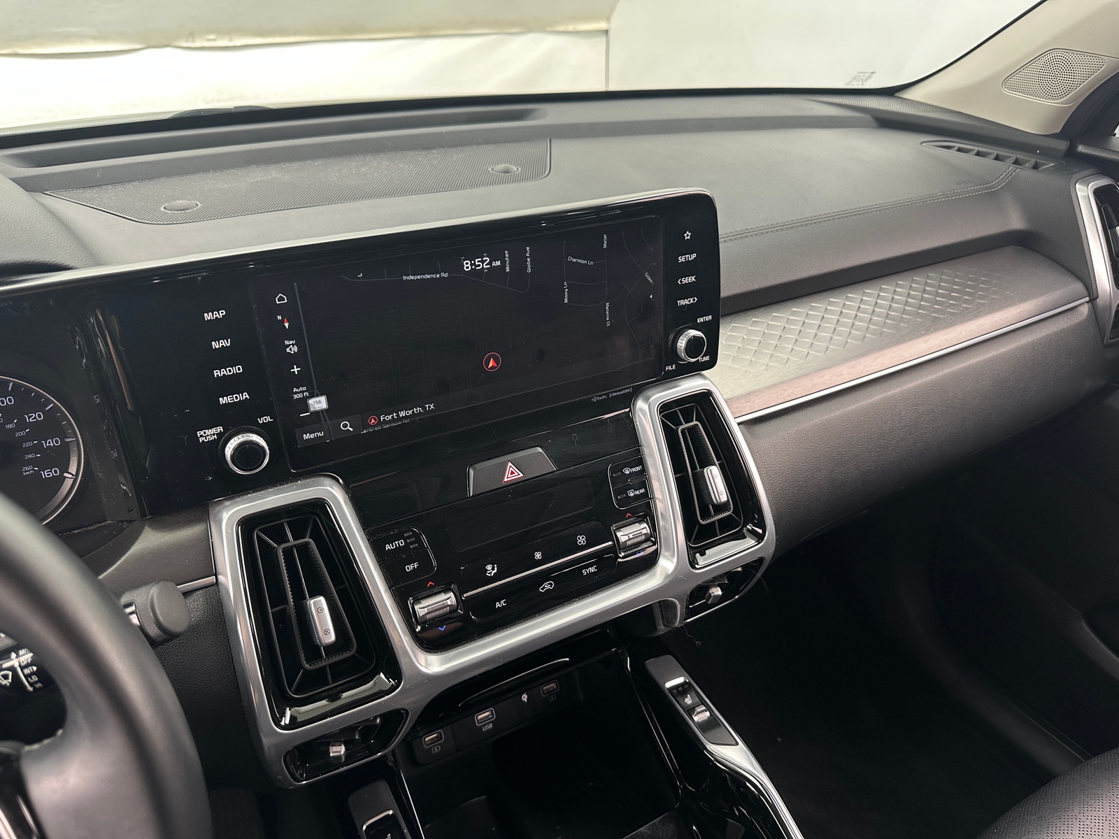Thumbnail: 2022 Kia Sorento - 3