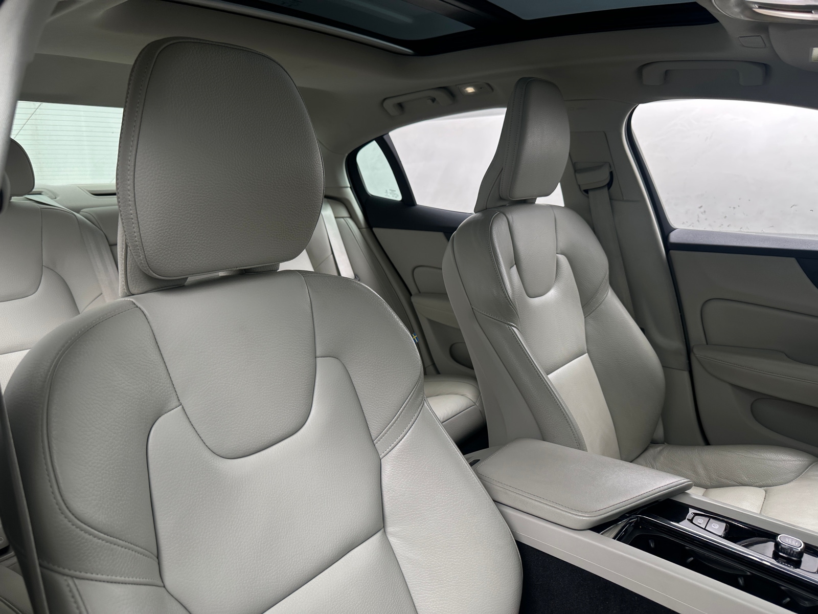 Thumbnail: 2024 Volvo S60 - 2
