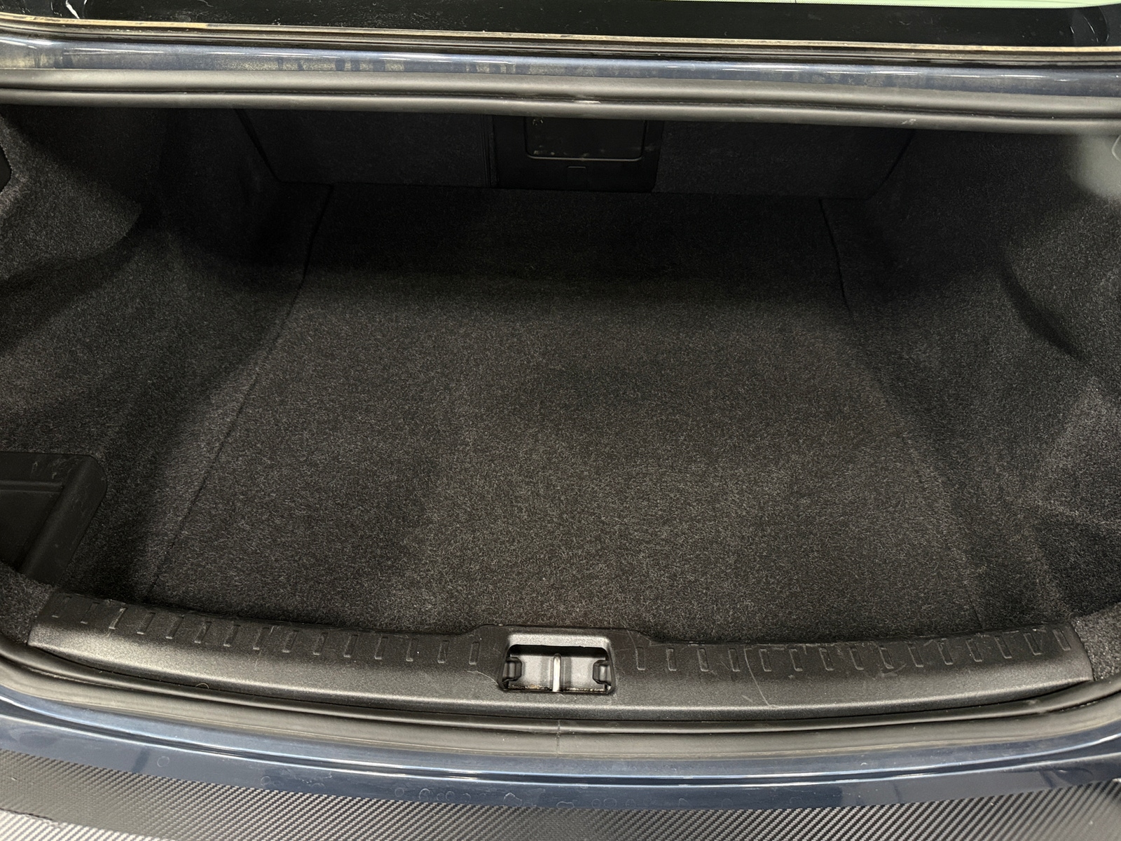 Thumbnail: 2024 Volvo S60 - 7