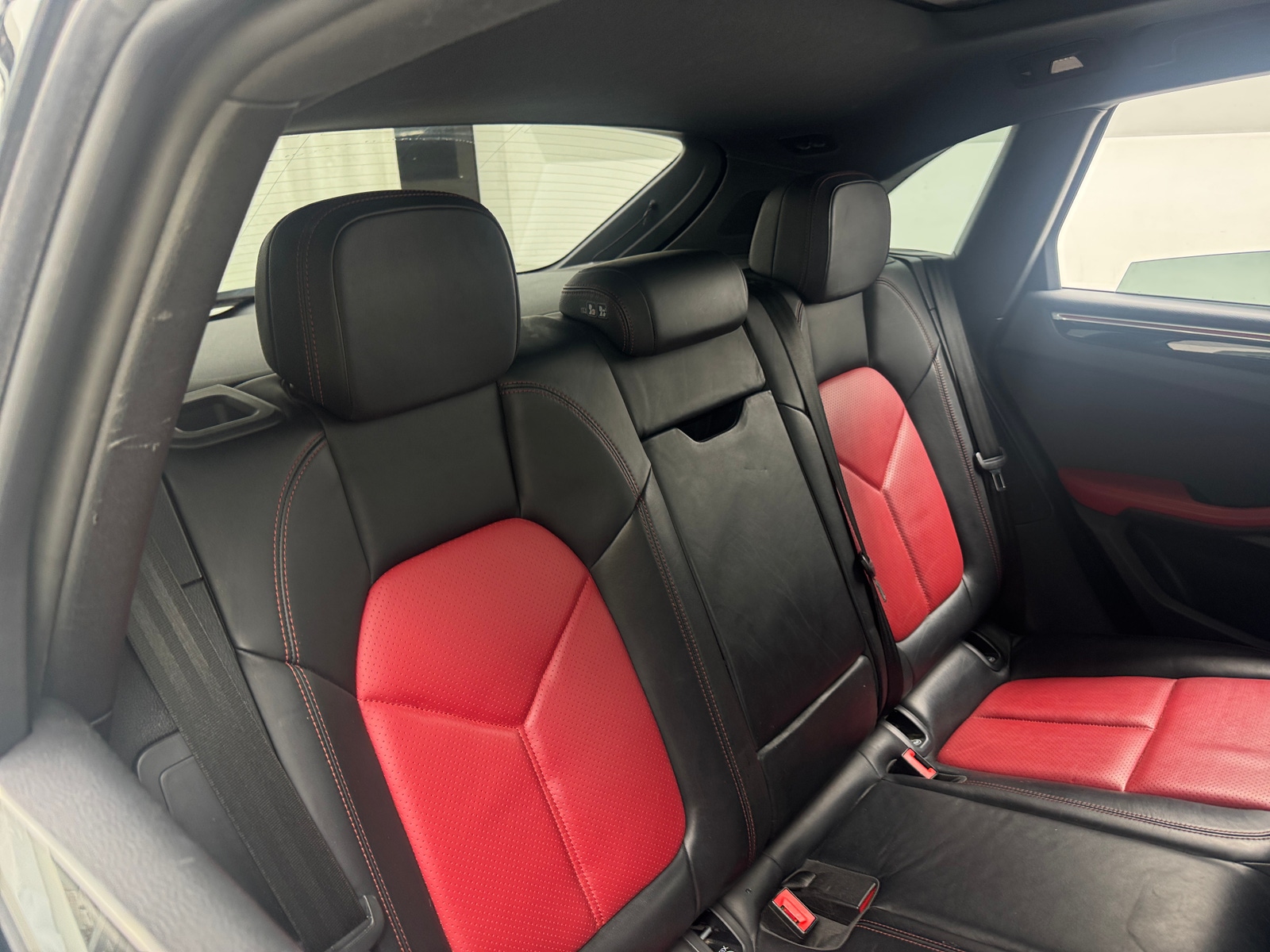 Thumbnail: 2021 Porsche Macan - 5