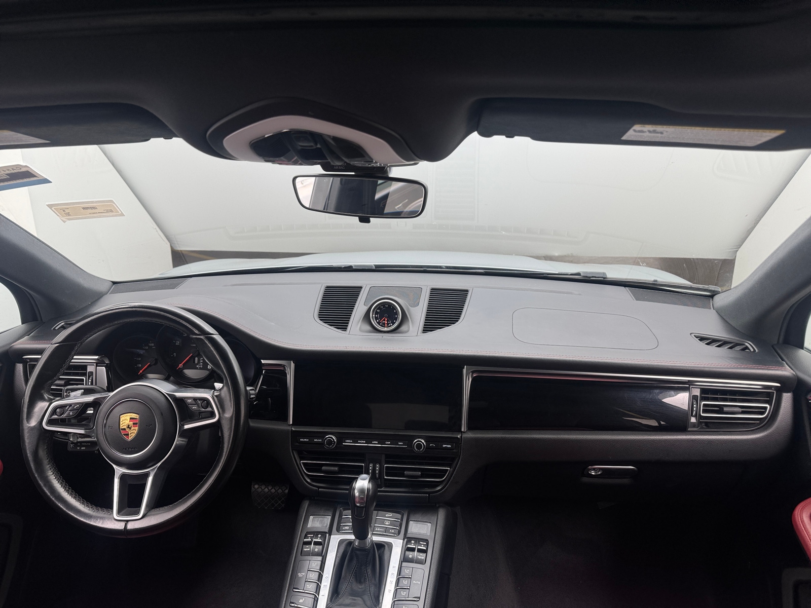 Thumbnail: 2021 Porsche Macan - 2