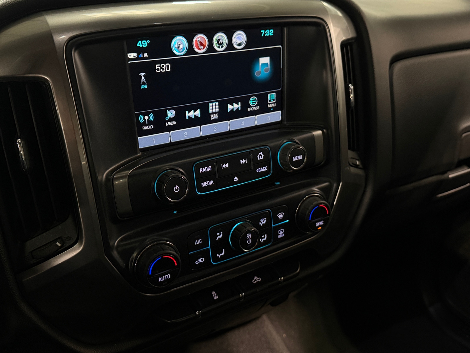 Thumbnail: 2018 Chevrolet Silverado 1500 - 4