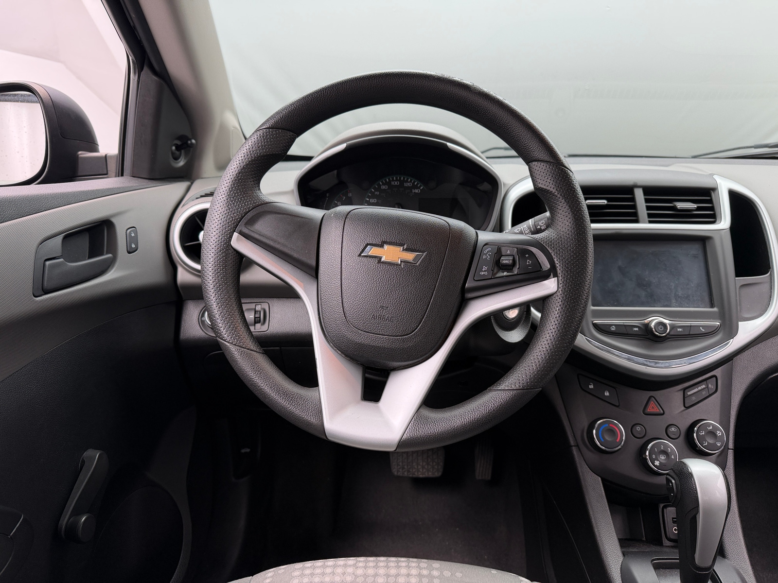 Thumbnail: 2017 Chevrolet Sonic - 5