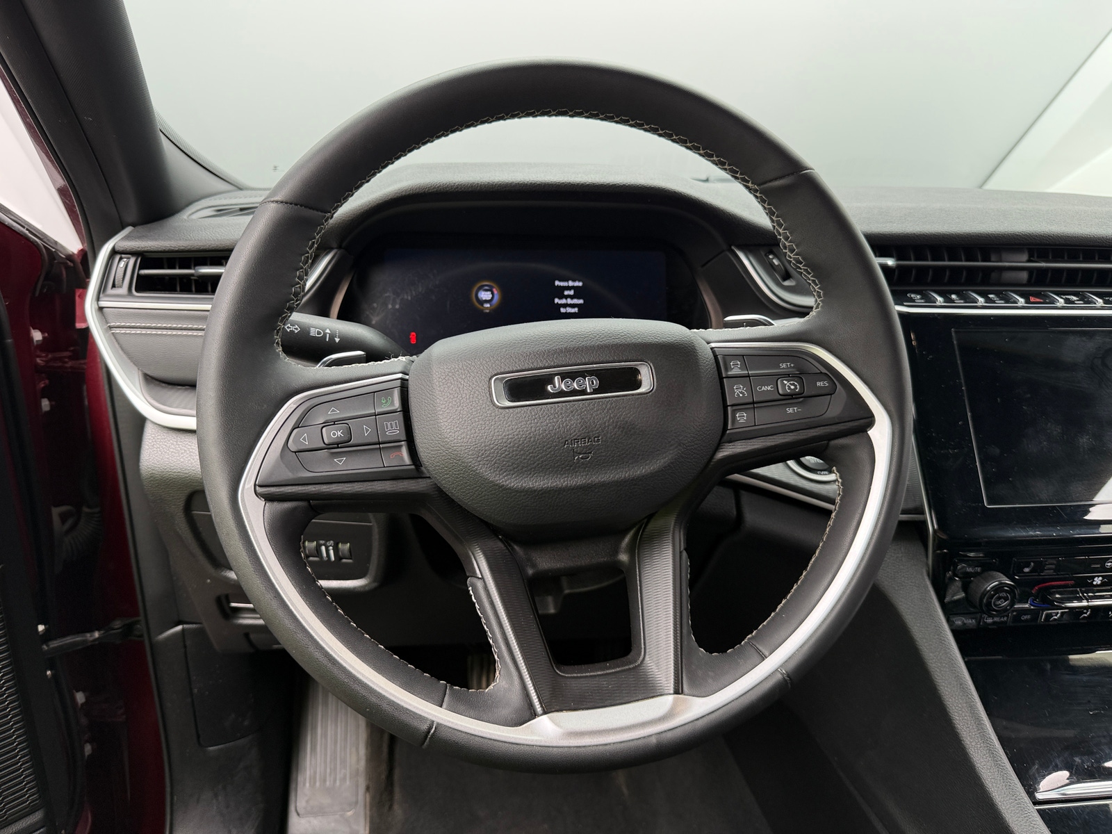 Thumbnail: 2023 Jeep Grand Cherokee L - 4