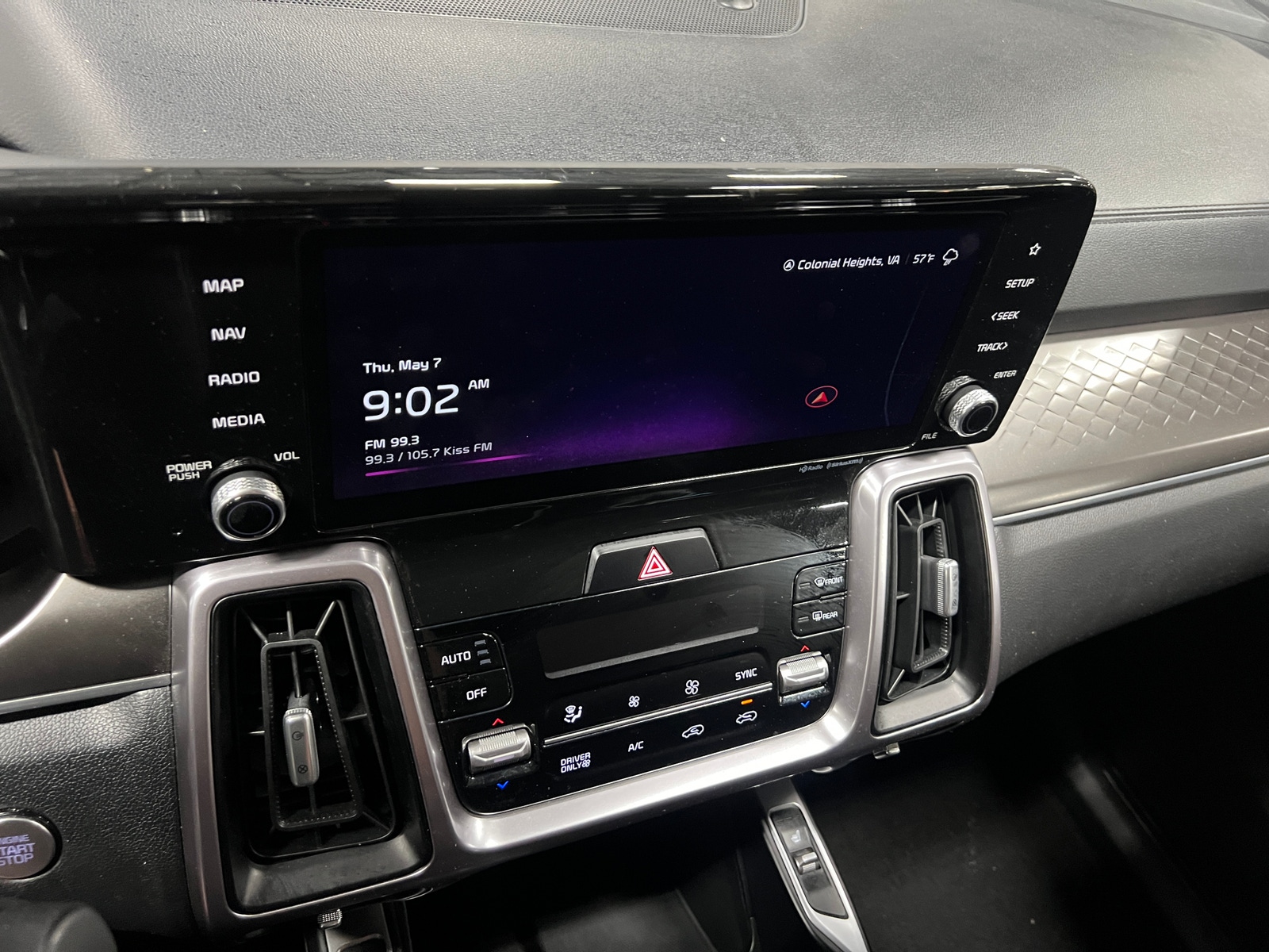 Thumbnail: 2022 Kia Sorento - 3