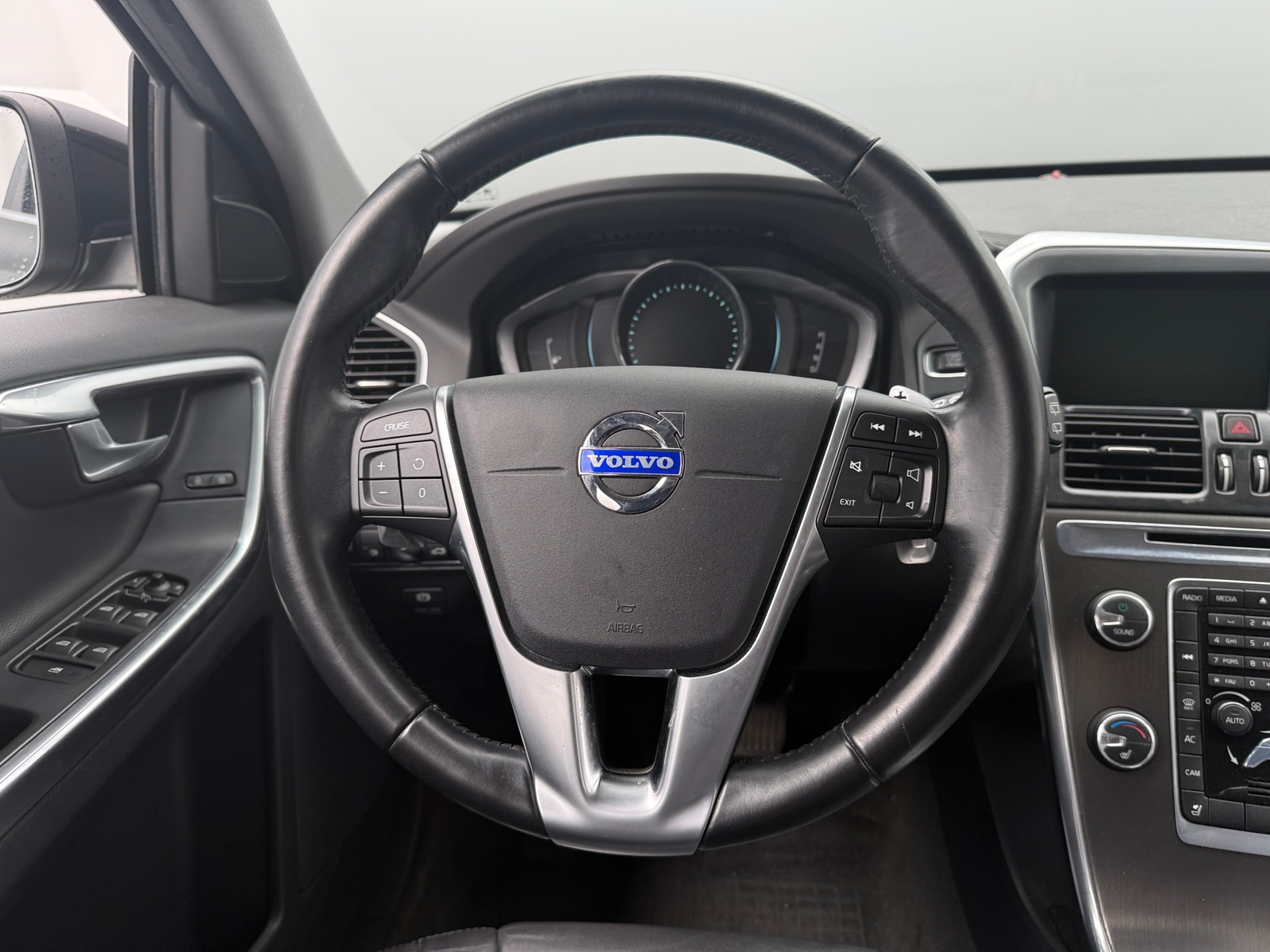 Thumbnail: 2015 Volvo XC60 - 4
