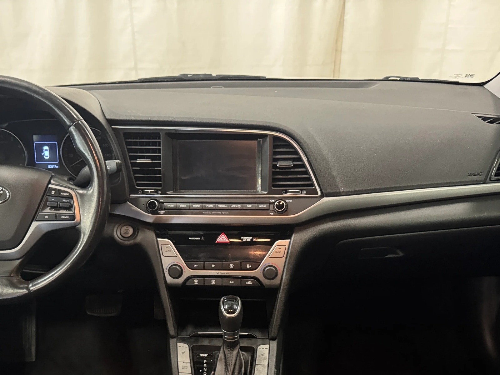 Thumbnail: 2018 Hyundai Elantra - 3