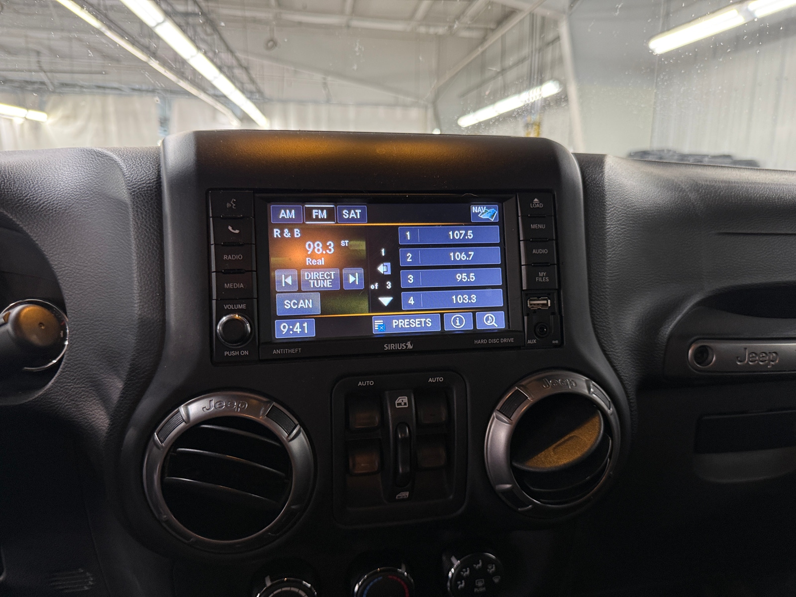 Thumbnail: 2018 Jeep Wrangler - 3