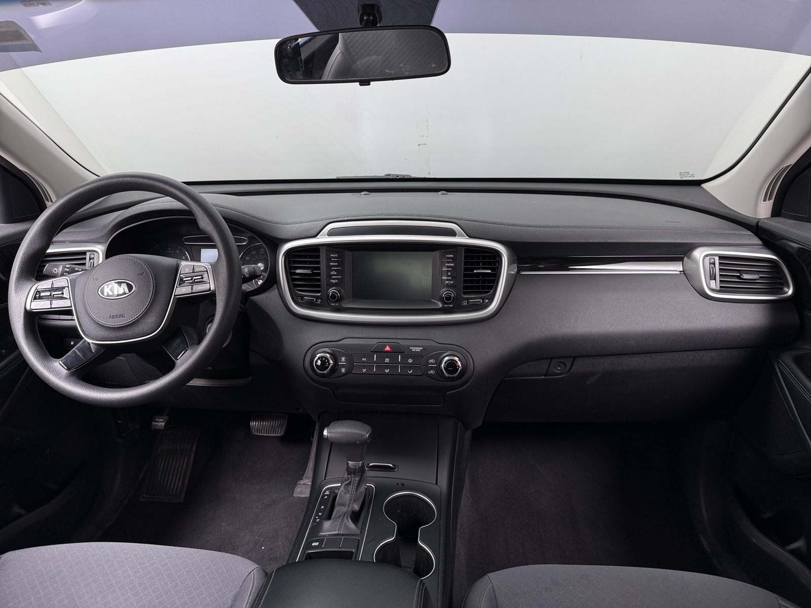 Thumbnail: 2019 Kia Sorento - 3