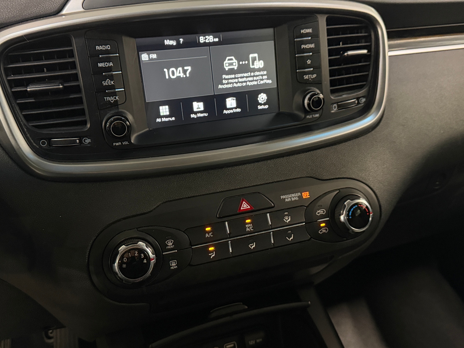 Thumbnail: 2019 Kia Sorento - 4