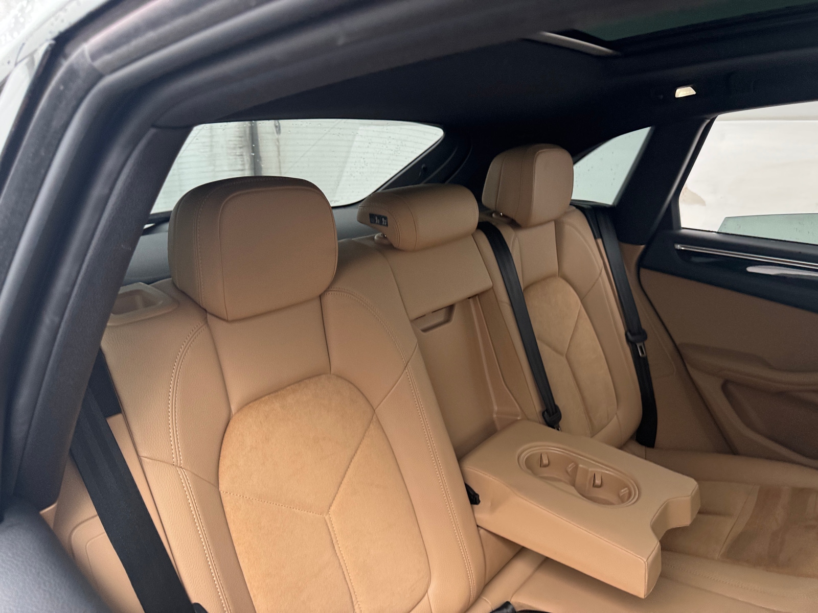 Thumbnail: 2017 Porsche Macan - 6