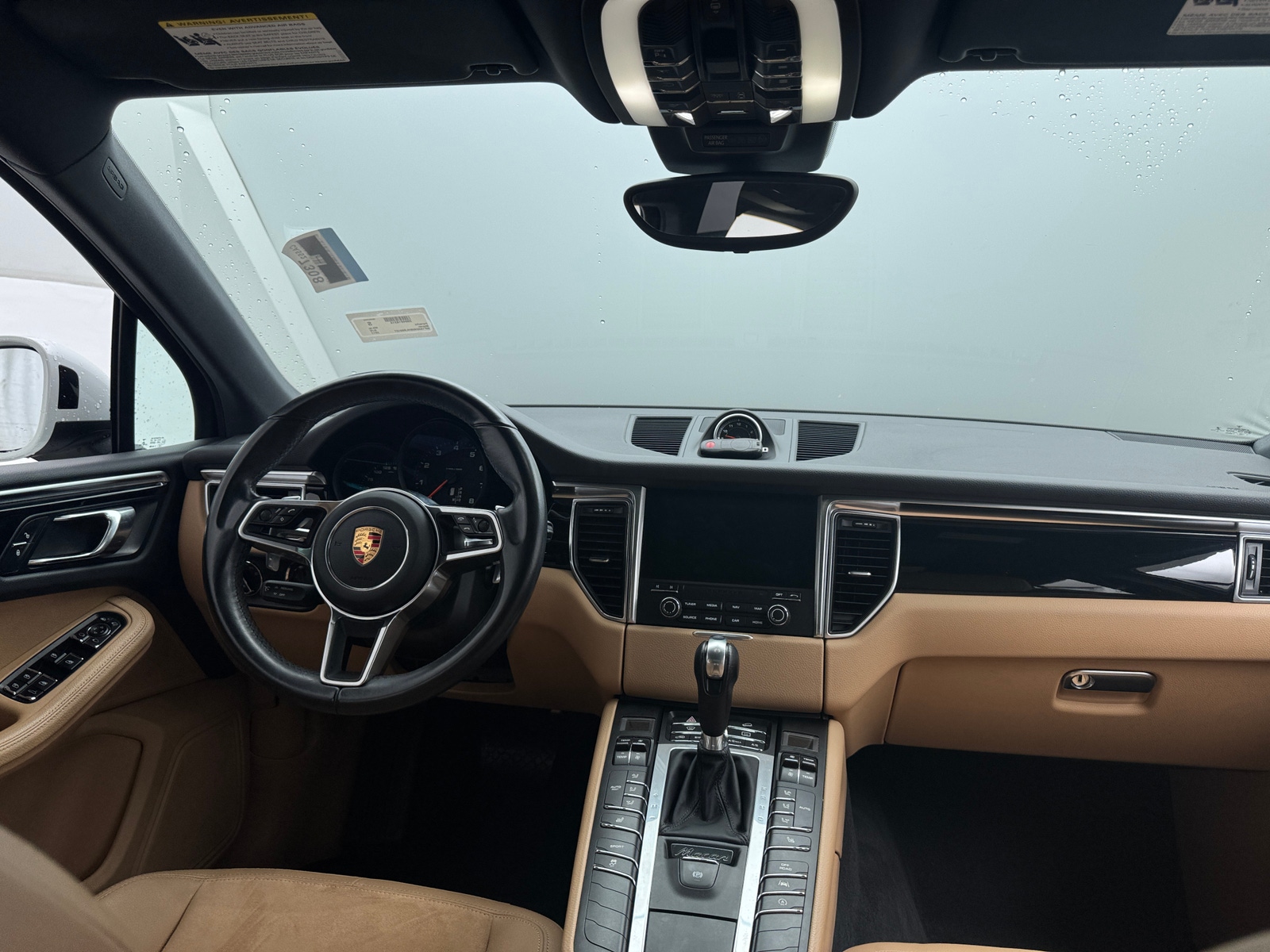 Thumbnail: 2017 Porsche Macan - 3