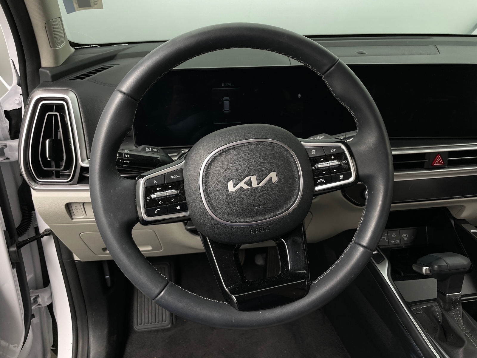 Thumbnail: 2025 Kia Sorento - 4