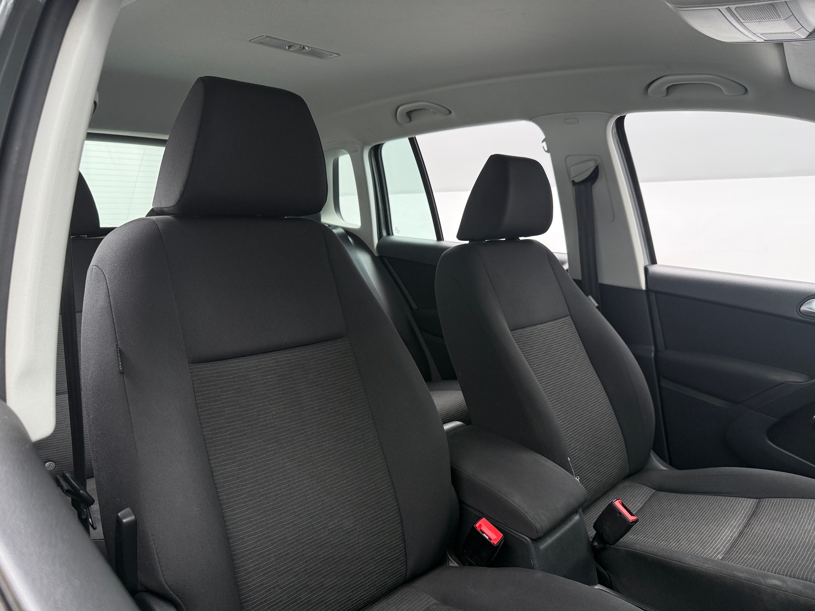 Thumbnail: 2018 Volkswagen Tiguan - 2