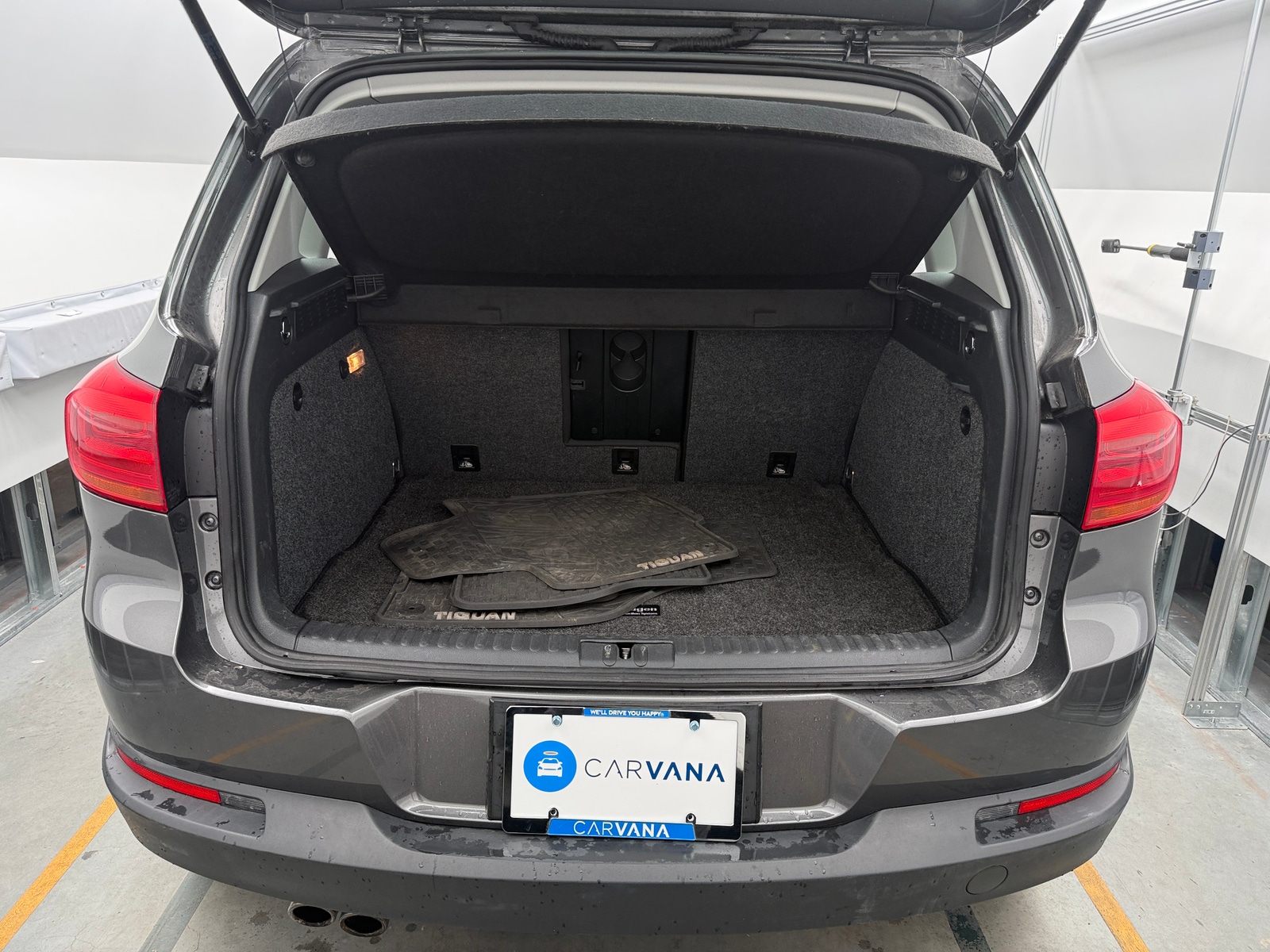 Thumbnail: 2018 Volkswagen Tiguan - 7