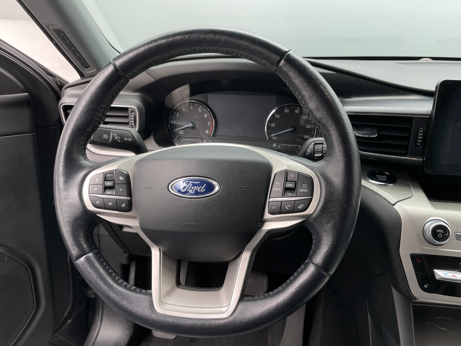 Thumbnail: 2021 Ford Explorer - 5