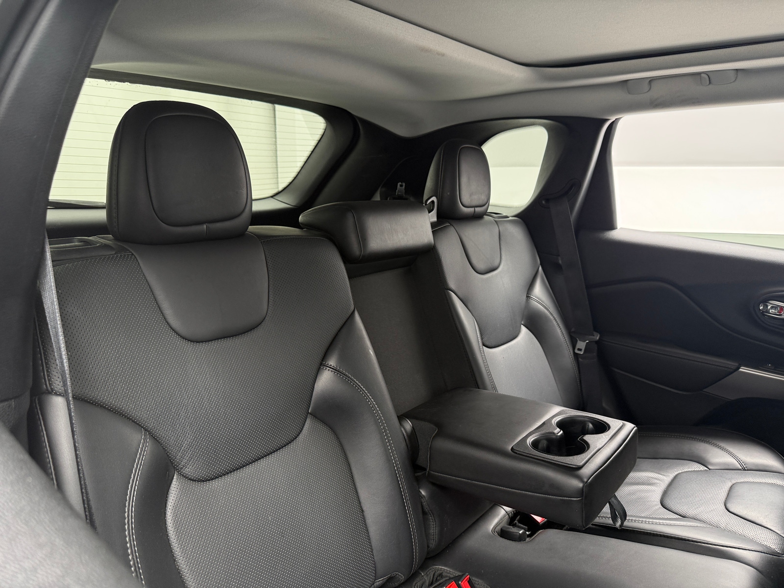 Thumbnail: 2019 Jeep Cherokee - 5