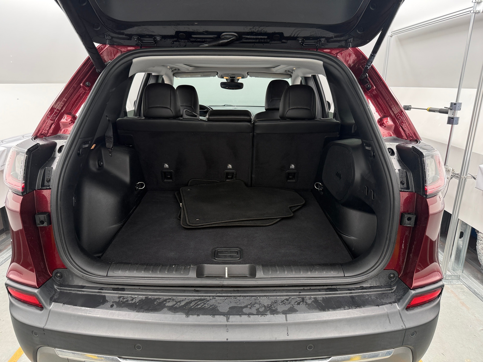 Thumbnail: 2019 Jeep Cherokee - 6