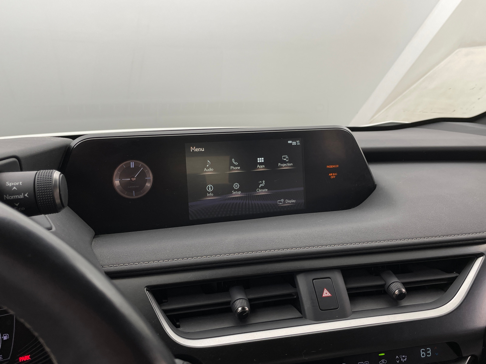 Thumbnail: 2019 Lexus UX - 3