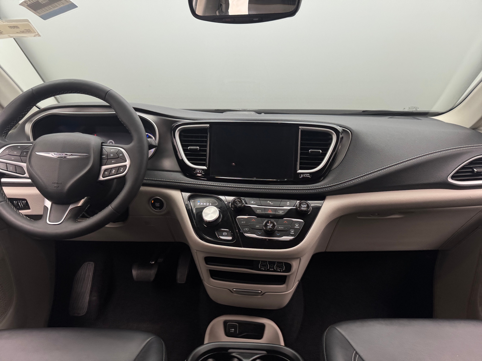 Thumbnail: 2024 Chrysler Pacifica - 2