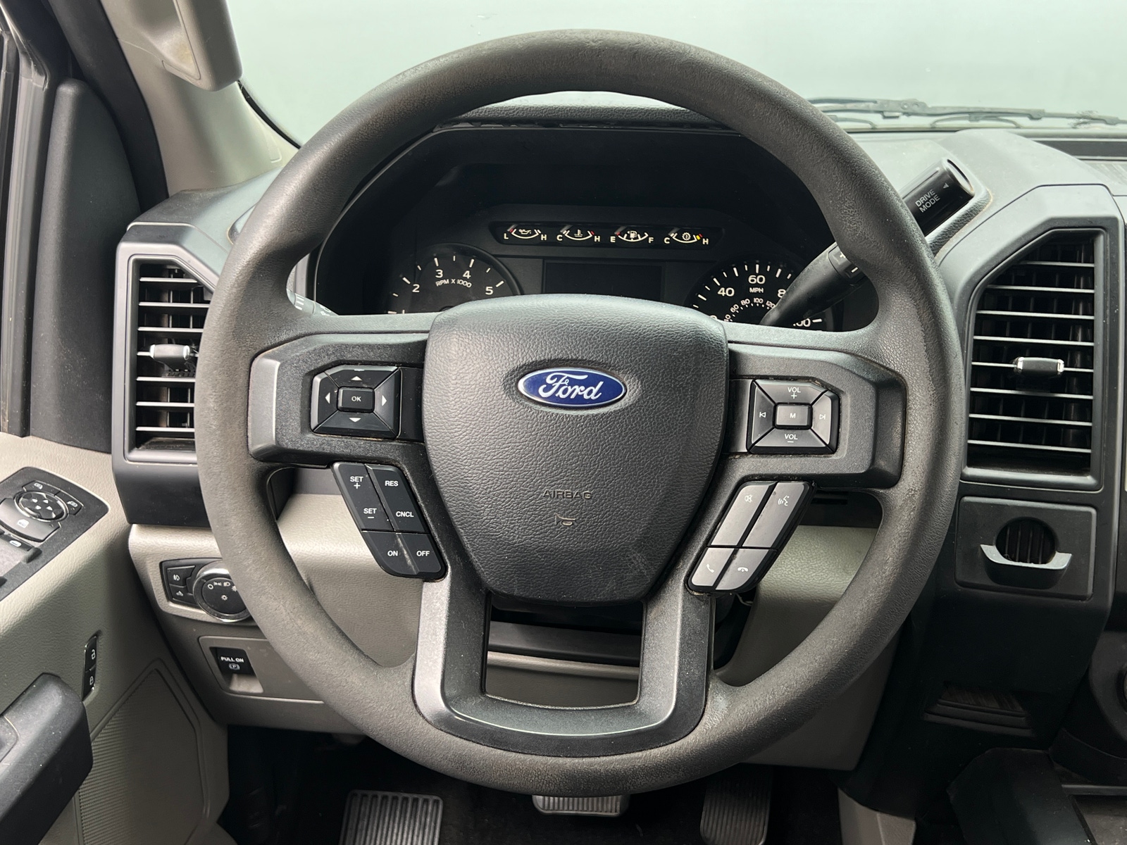 Thumbnail: 2018 Ford Econoline - 5