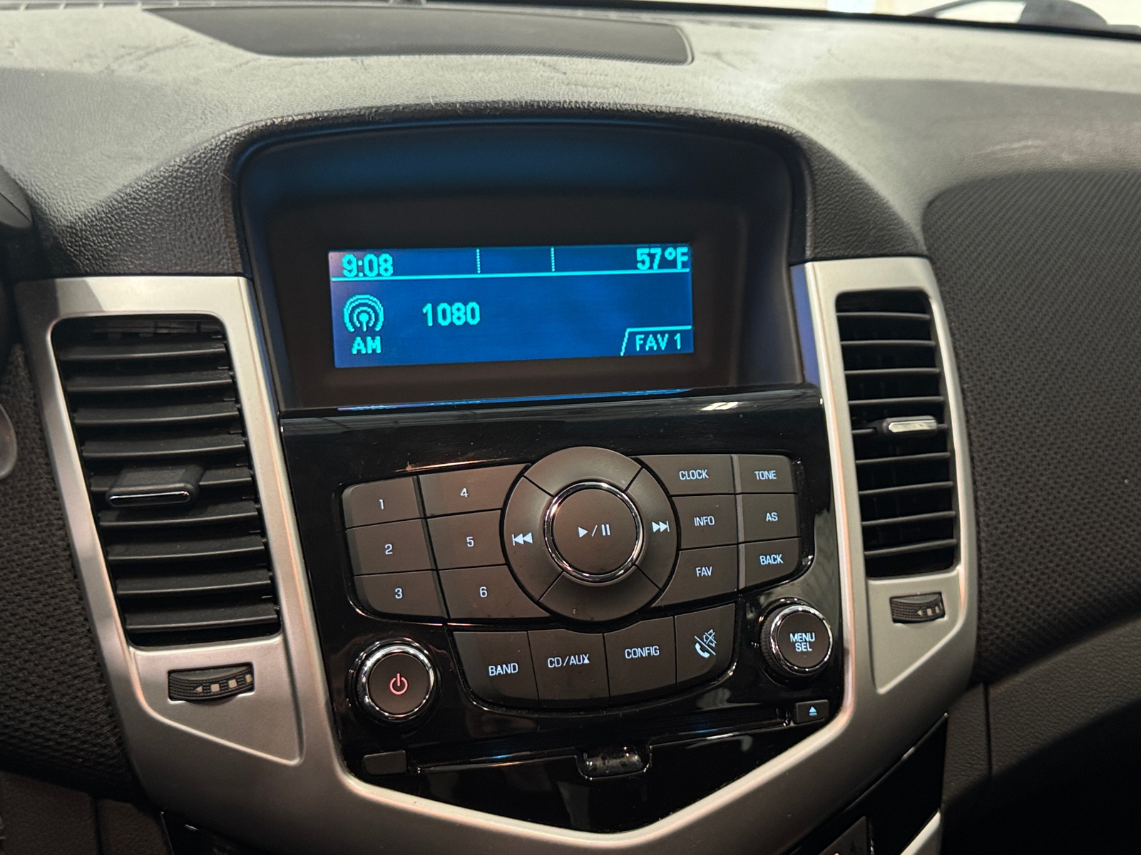 Thumbnail: 2015 Chevrolet Cruze - 4